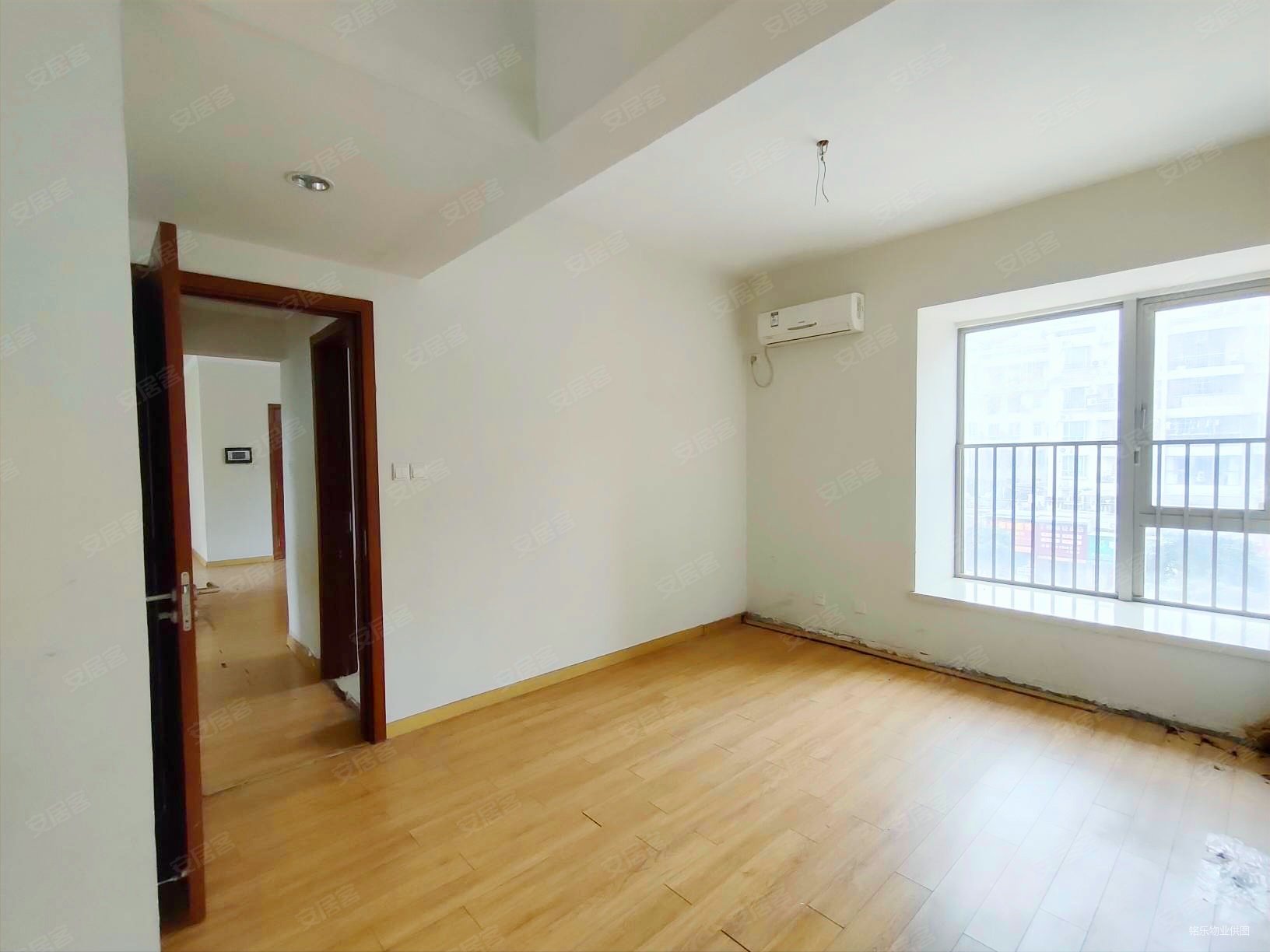 兰埔核心地段  格力香樟大三房  业主诚心出售现空置