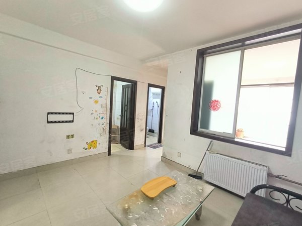 河畔景苑东区三楼出租 两室一厅 两室朝阳 随时看房 有空调