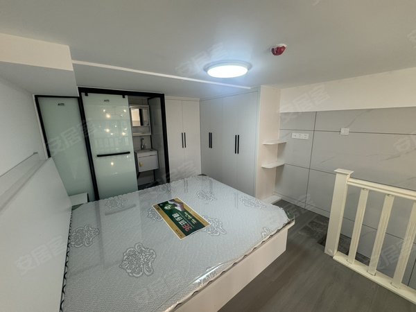 长乐区人民医院附近珑璟台复式楼一房一厅两卫带小阳台