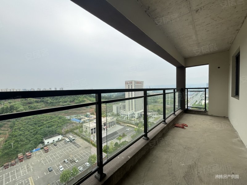 银河东湖雅居b区3室2厅2卫113.88㎡南北78万