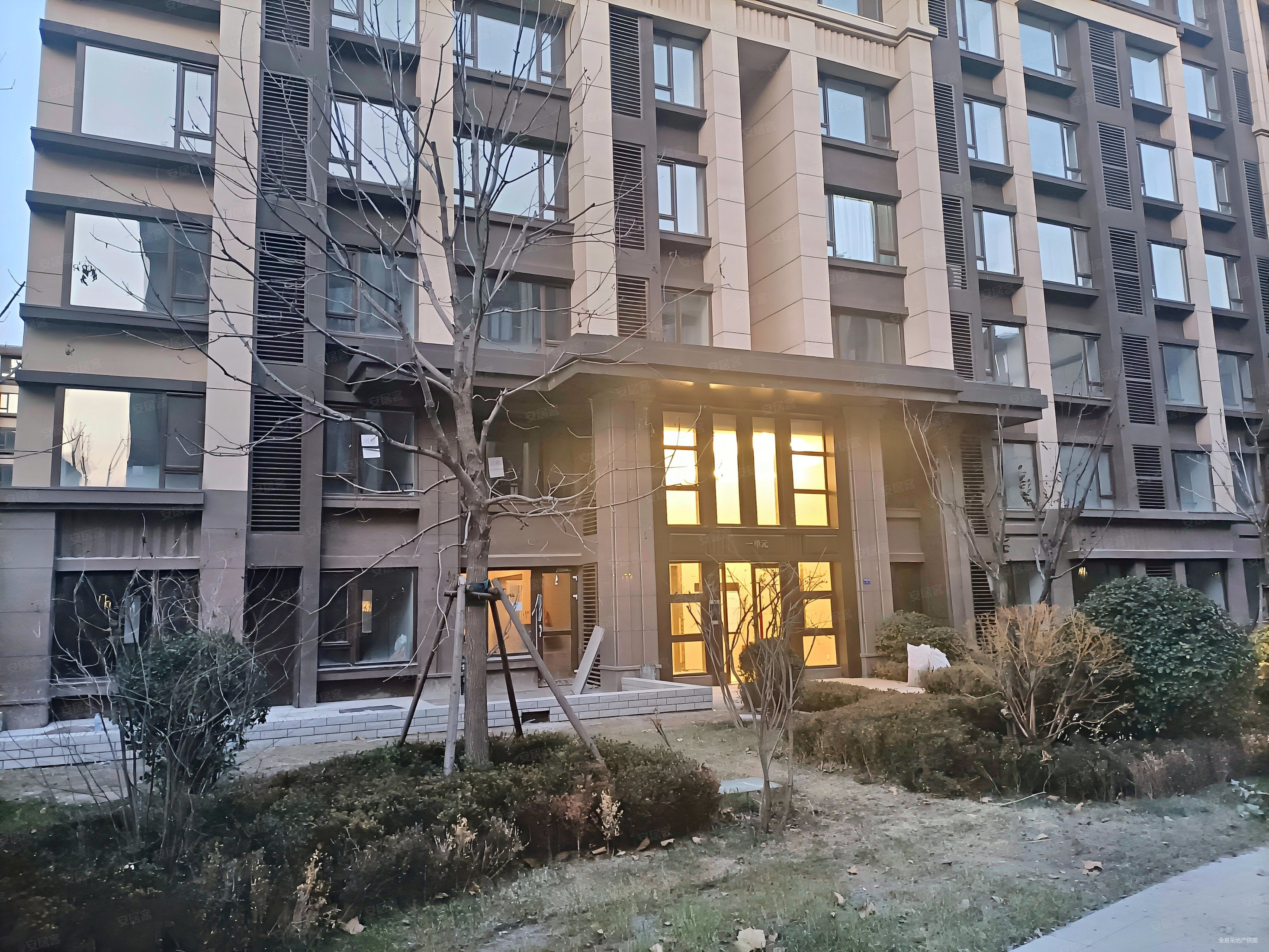 团泊花园洋房 集中供暖 好楼层 环境好 三面朝阳 价格可谈,中骏云景台