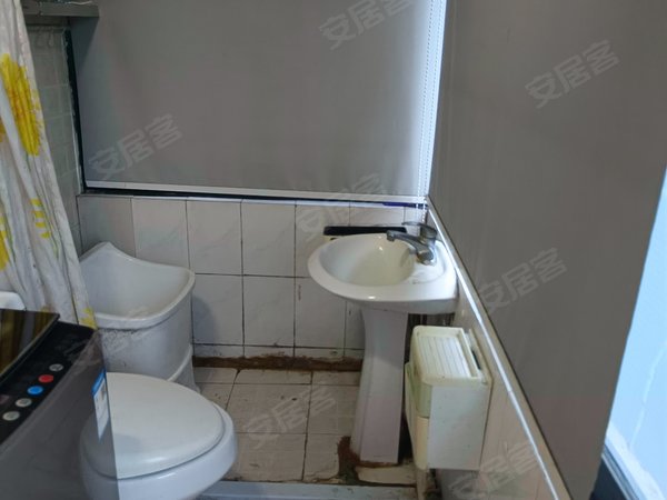 张家港杨舍杨舍中心通运新村(1-49幢)Q通运新村5楼朝南单室套8千4设施齐全阳光充足独立厨卫有钥匙出租房源真实图片
