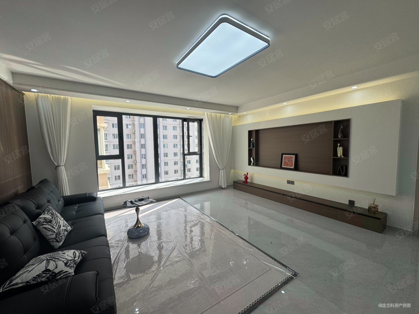 维多利亚夏郡4室2厅2卫162㎡南北115.8万