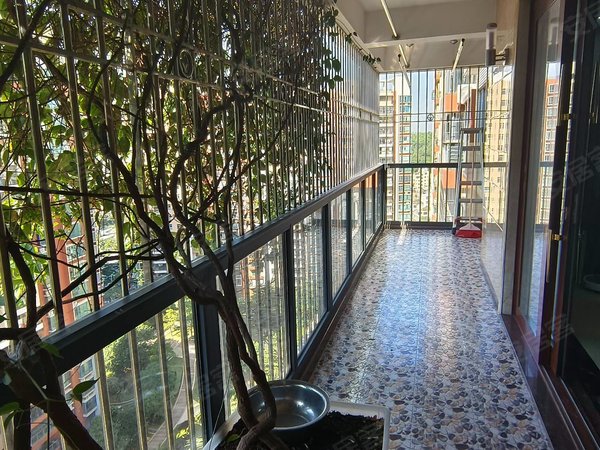 深圳龙岗横岗安良新村安良新村花园小区162平三房两厅民水民电,私家