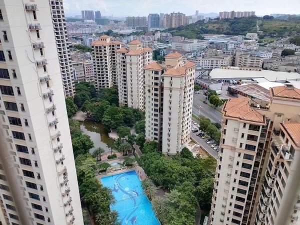 东莞凤岗雁田佳兆业水岸豪门佳兆业水岸豪门 4室2厅2卫 精装修 130平