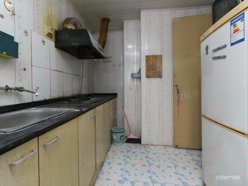 正南朝向 居住密度低 有电梯 满五 临地铁,东锦苑二手房,250万,1室1厅