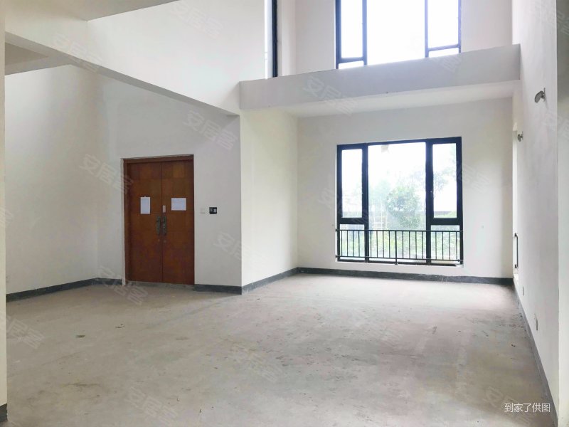 带300平的大花园 端户 带车位 价格可以谈 复地花屿城