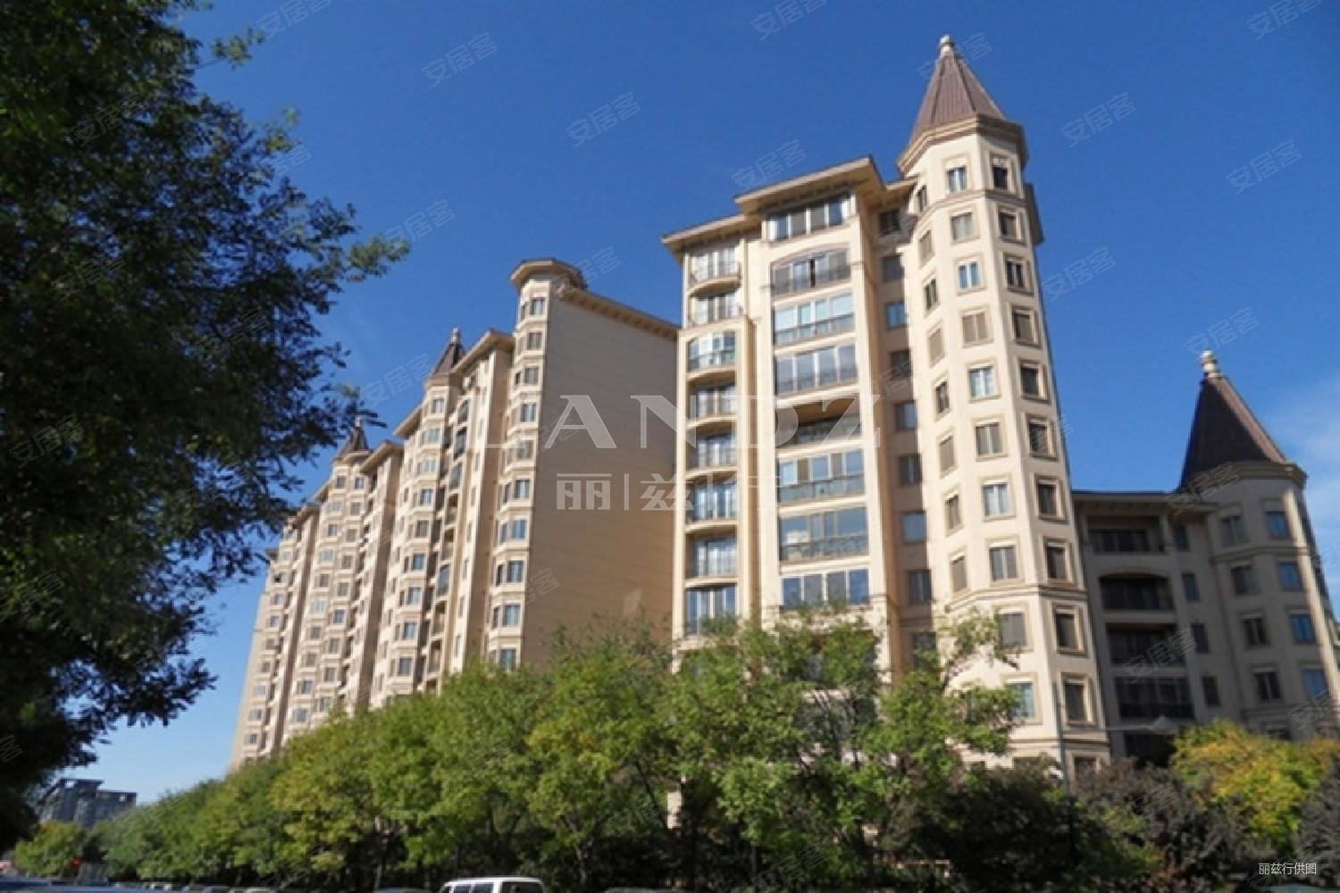 朗园二期不临街位置六居室有地暖空置保养好随时看