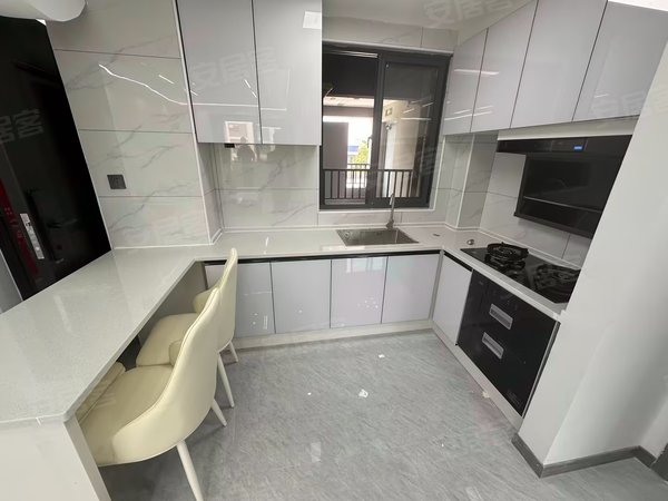 上海闵行春申尚优玛特(沪光路)15号线|双柏路|地铁口附近||整租一室户