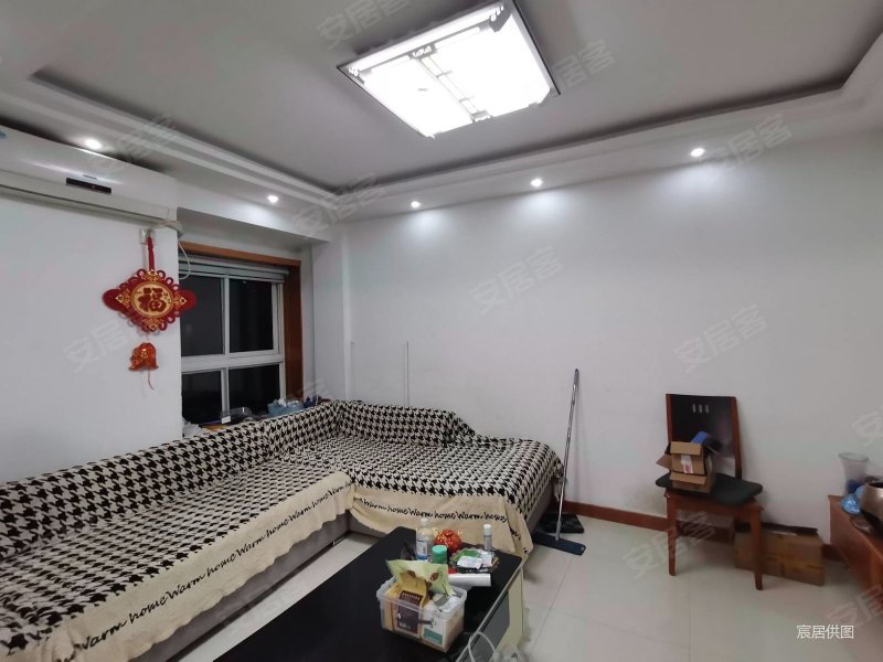 荣安花园2室精装修141万