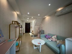 重庆渝北加州龙湖佰乐街设计极合理的loft出租房源真实图片