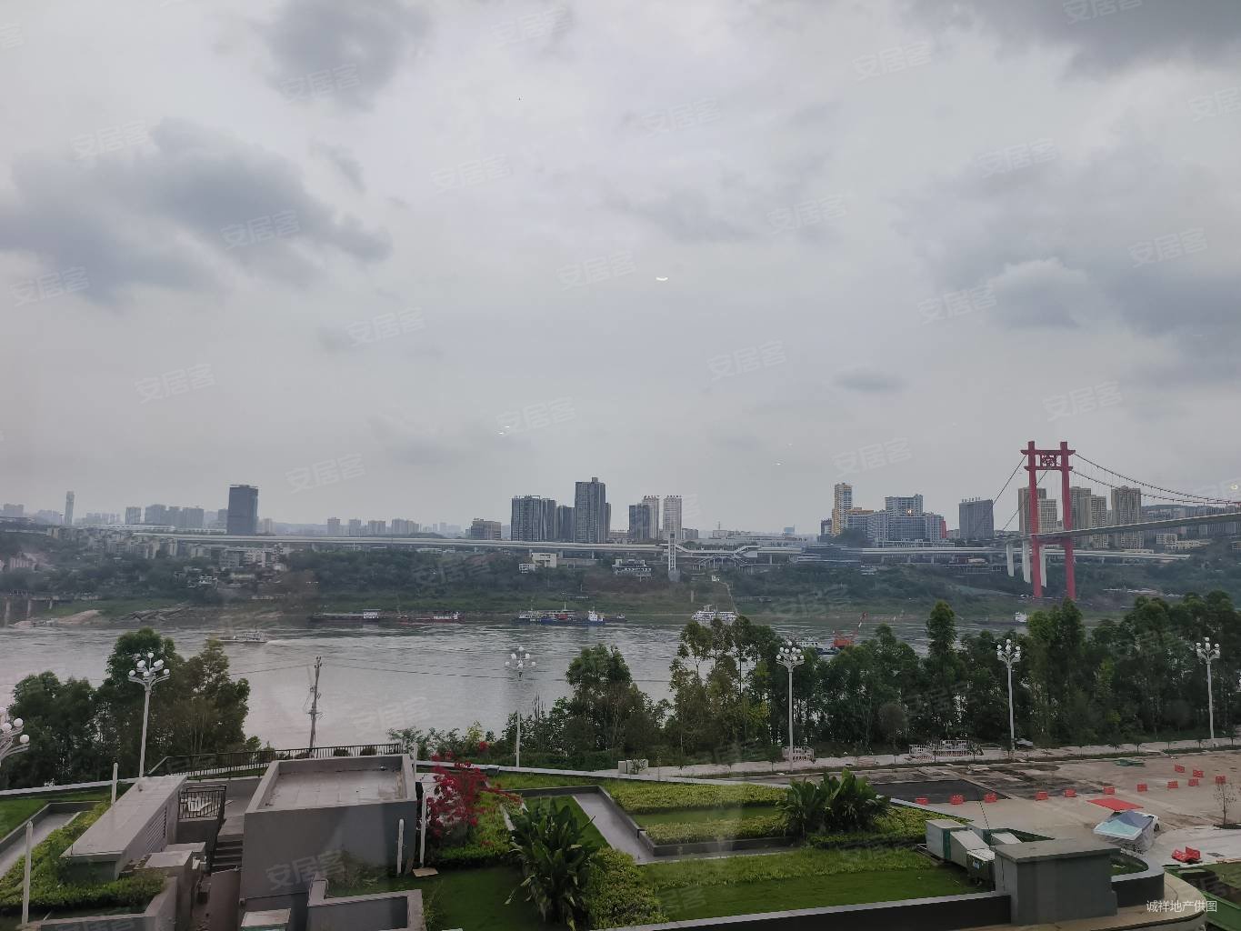 保亿御江临风4室2厅3卫221㎡南北600万