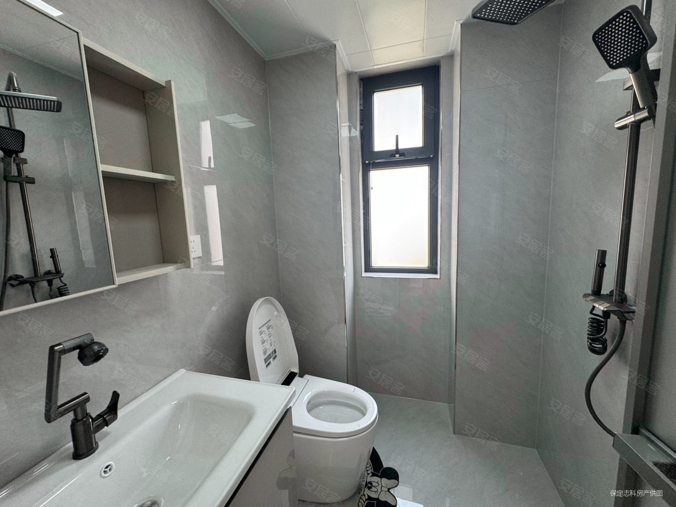 维多利亚夏郡3室2厅2卫137.1㎡南北105.8万