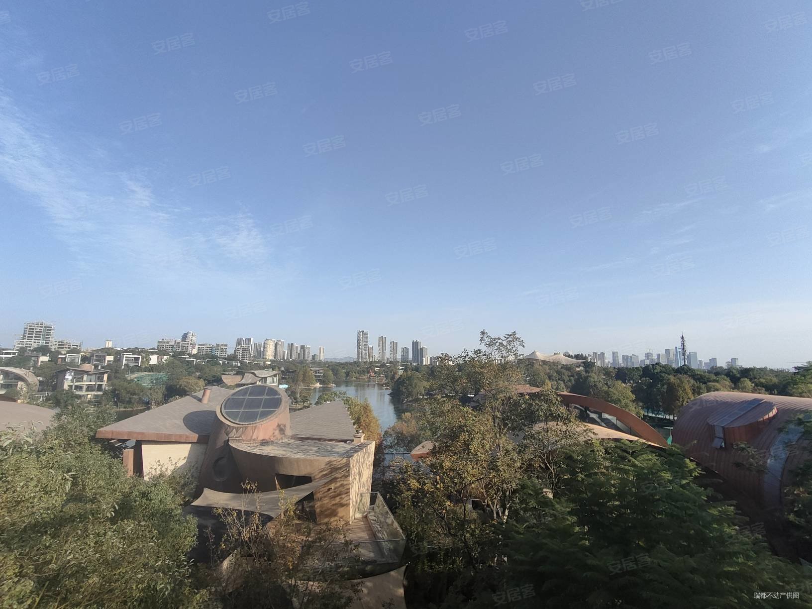 麓湖传承别墅,临湖带码头,7套房设计,三车库三车位,停车位足,麓湖生态