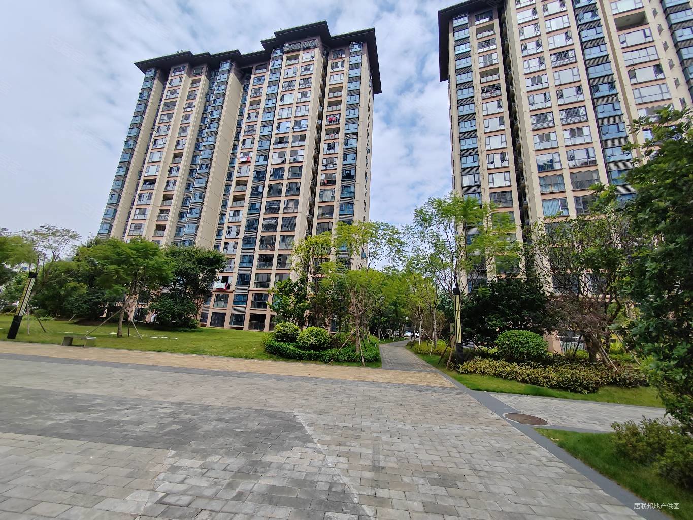 精装电梯大都熙园地段配套成熟亏本急卖钥匙在手随时看房