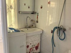 鞍山立山立山广场深沟寺一区5住4楼家电家具齐全出租房源真实图片