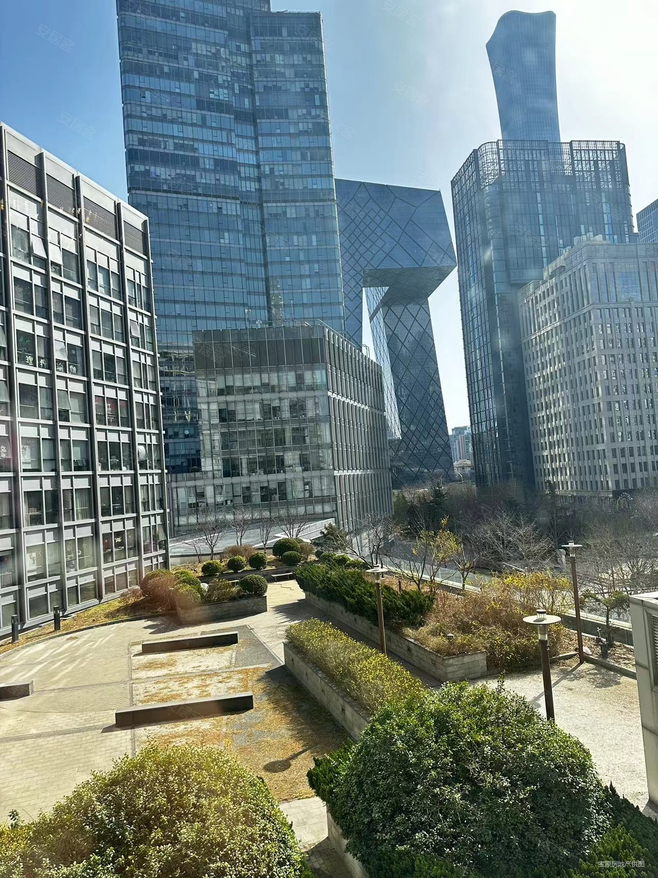 看国贸cbd全景 距地铁站100米 楼下就是财富购物中心,北京财富中心