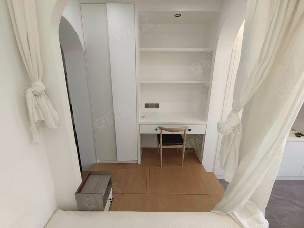 杭州余杭未来科技城西溪蓝海(商住楼)急租字节钉钉中电海康隔壁 西溪蓝海 拎包入住 电梯房 精装修出租房源真实图片