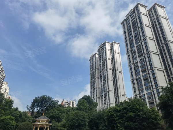 泸州江阳康健城泸州恒大城恒大精装三房出租   四个空调家私齐全出租