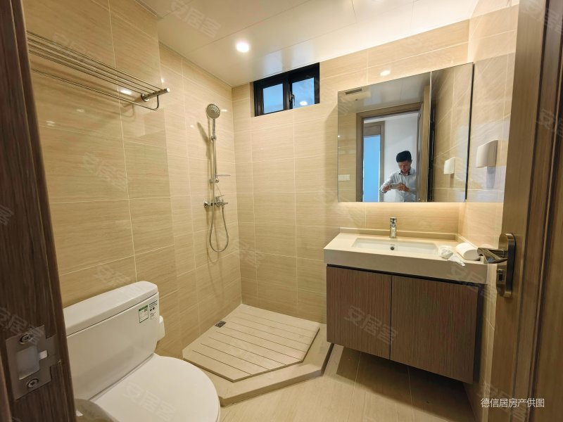 急售国贸天峯 双卫生间 满二 南向采光好 次新小区 商品房