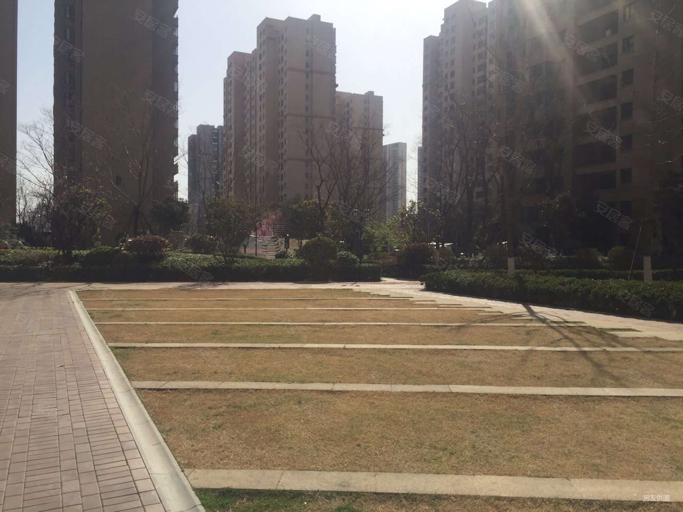 郑州绿地城13711大4房急售随时看房