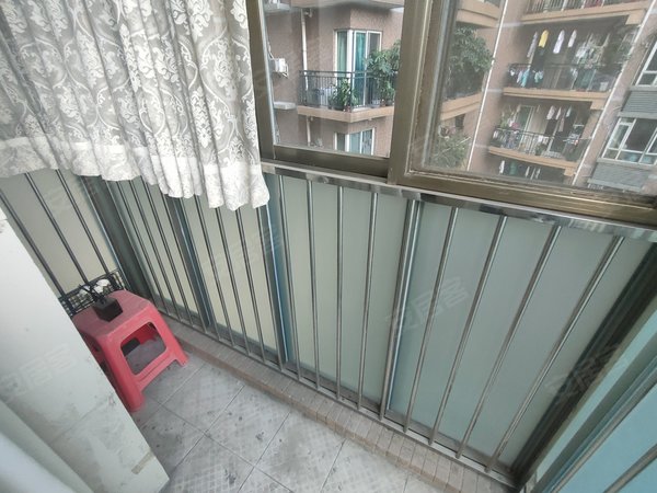 广州白云梅花园怡新花园怡新花园 精装电梯房 初次出租 配套齐全采光