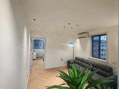 上海长宁北新泾北新泾地铁口自带菜市场凌空SOHO携程拼多多新泾三村一室一厅出租房源真实图片