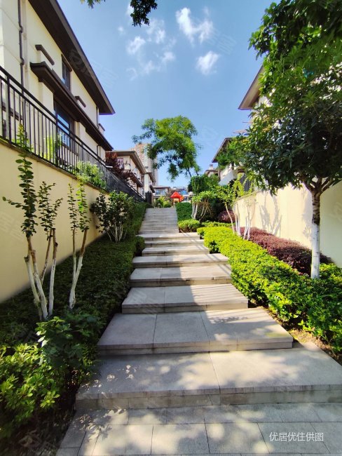 重庆房产网>重庆二手房>渝北二手房>翠云二手房>融创金开融府(二期)>