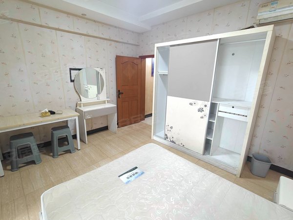 重庆渝中朝天门庆隆海客瀛洲来福士 朝天门 解放碑附近 押一付一 民水