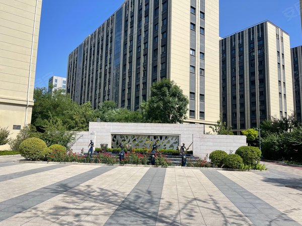 保定竞秀竞秀学校万和奥城体育新城商圈 万和奥城 2居室 月租1150 精