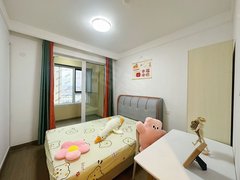 青岛黄岛辛安澳柯玛附近 精装南卧带阳台 独立洗衣机 随时看房出租房源真实图片