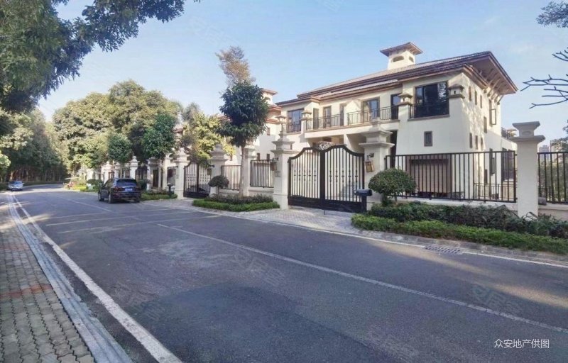 观澜湖别墅土建已经做好挑高客厅朝南向大花园景观好