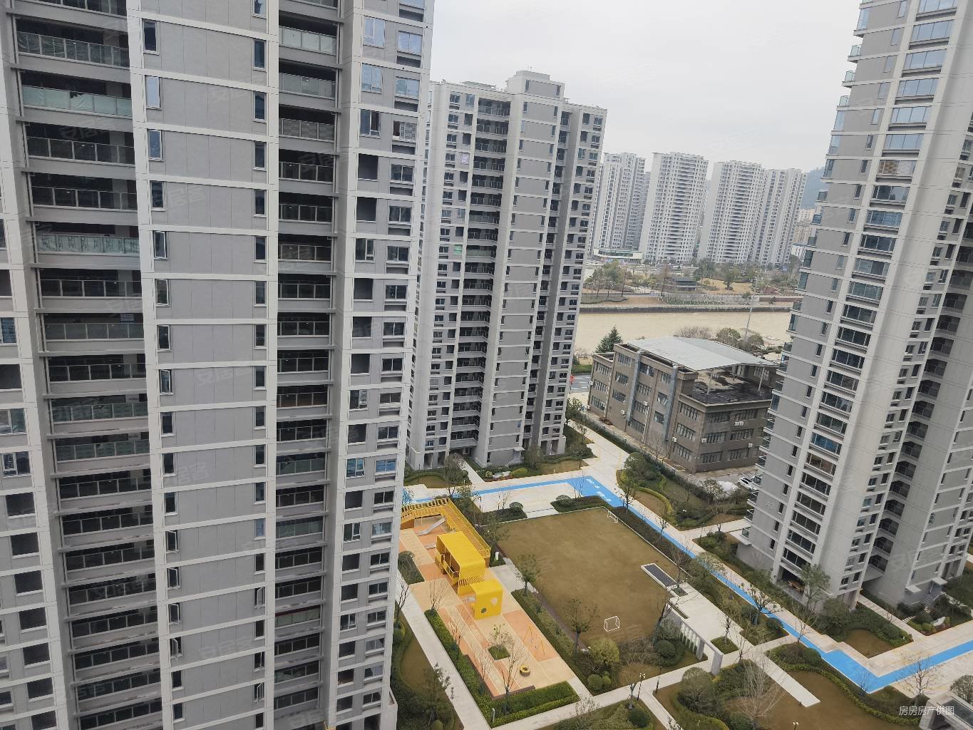 中天溪珺庭3室2厅2卫96㎡南156万