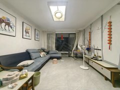 桂林临桂榕山去桂林方便 彰泰新城四房两卫 定制柜 很少住 房子新 拎包住出租房源真实图片