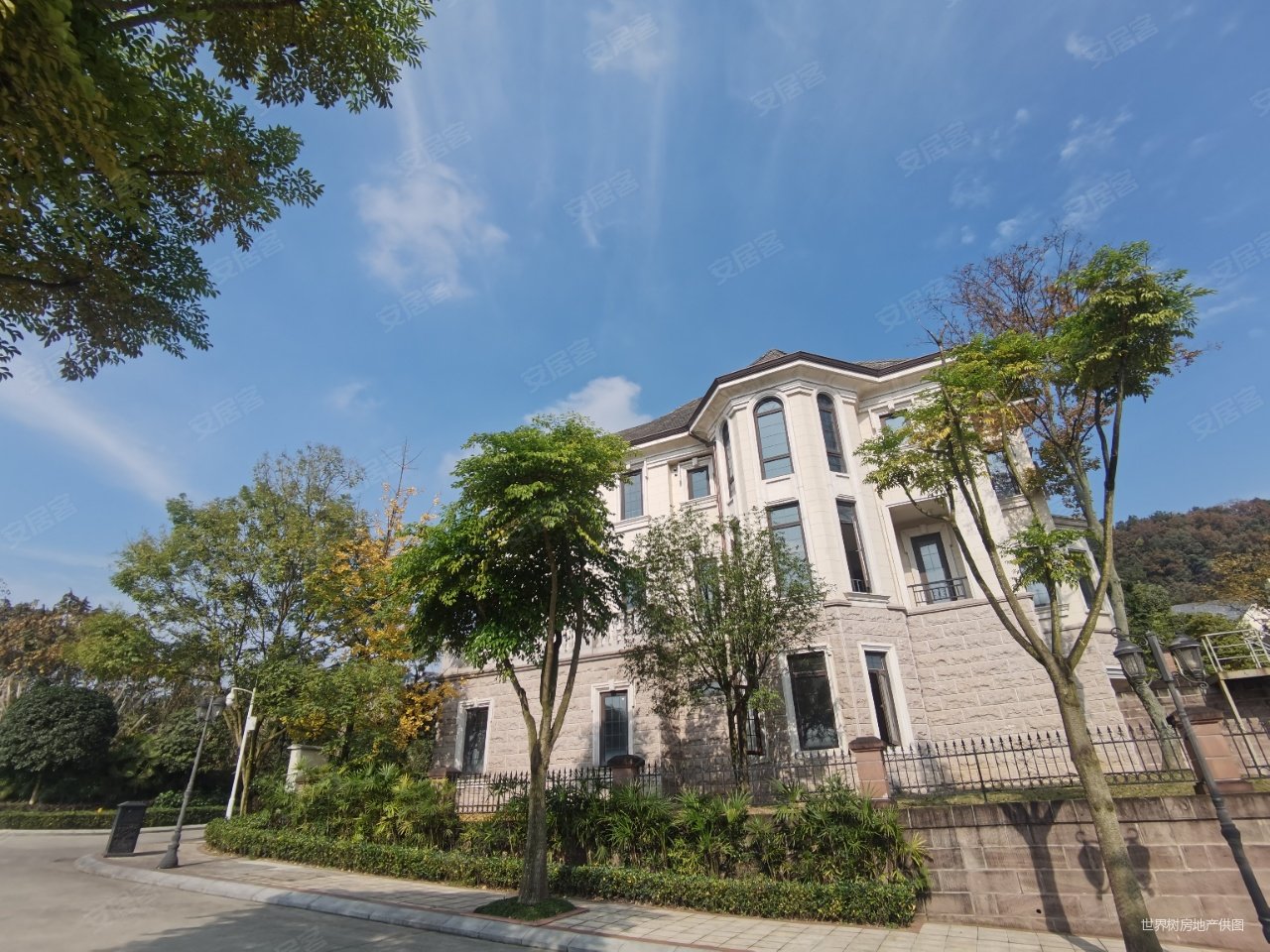 成都后花园法式庄园现房独栋别墅70年不均可买