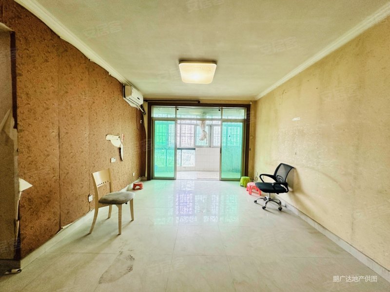 南方明珠花园 精装三房两卫 小区环境安静舒适