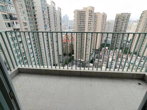 城地铁站 现代城华庭温馨两室 干净 钥匙在手 随时看房,南山租房-深圳