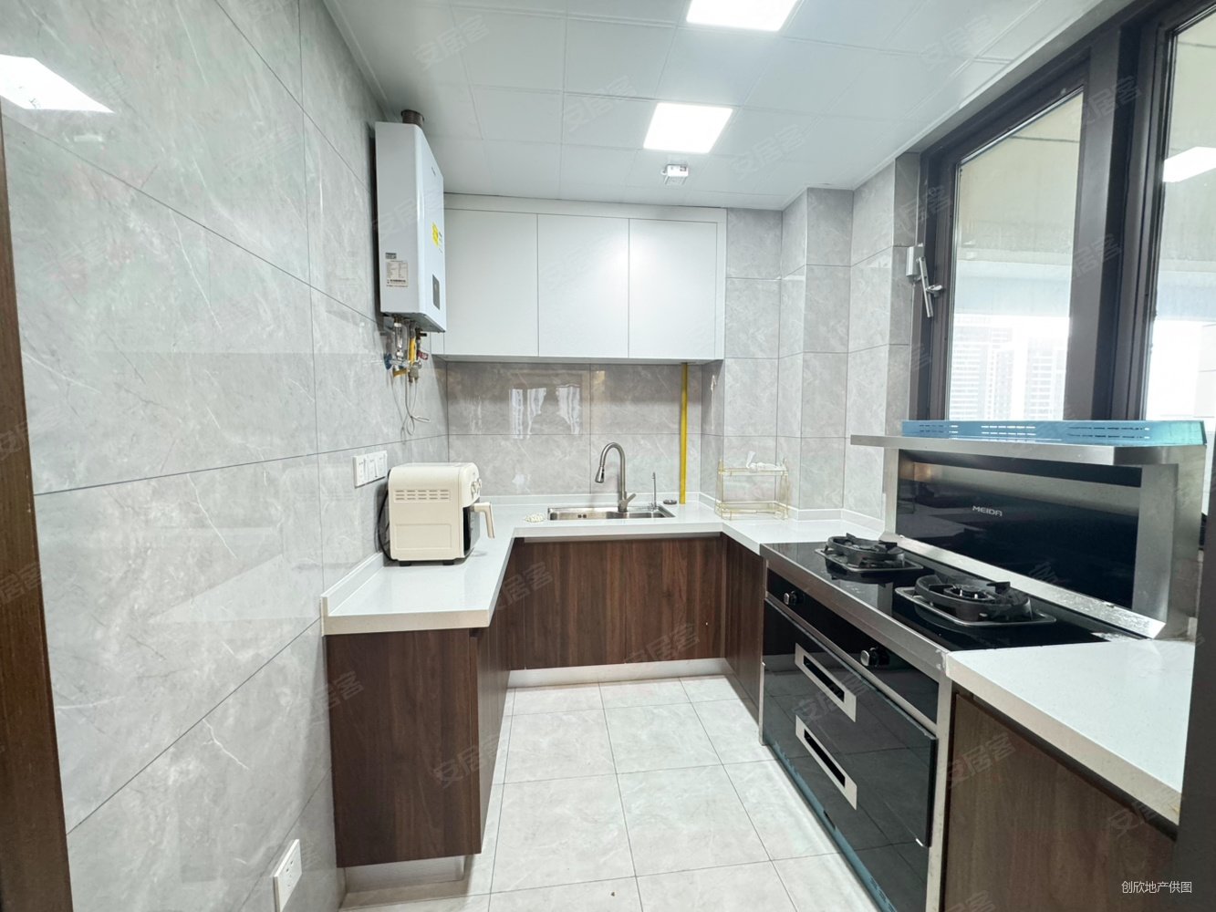 明厚源翡翠庄园精修未住带车位