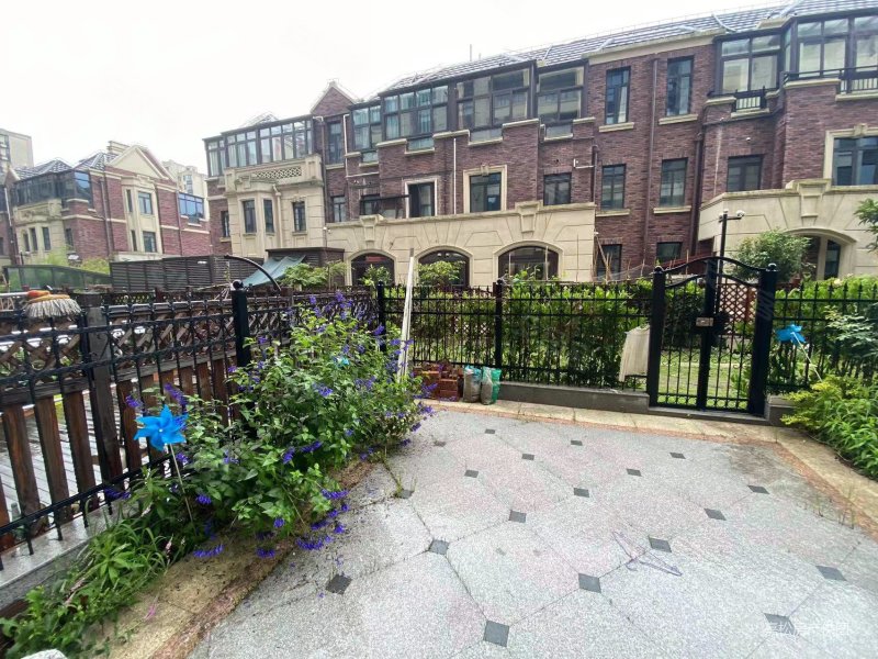 诚意出售置换,三盛松江颐景园(公寓住宅)二手房,228万,2室2厅,1卫,81.