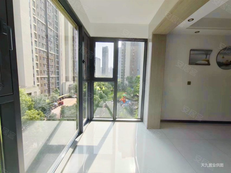 保利圆梦城十区 全新精装三房两厅两卫 南北通透 采光