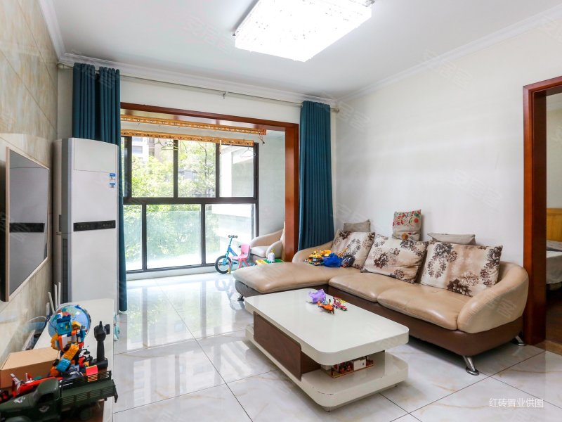 金御华府 南北通透 商圈成熟 出行方便 正规商品房 有电梯