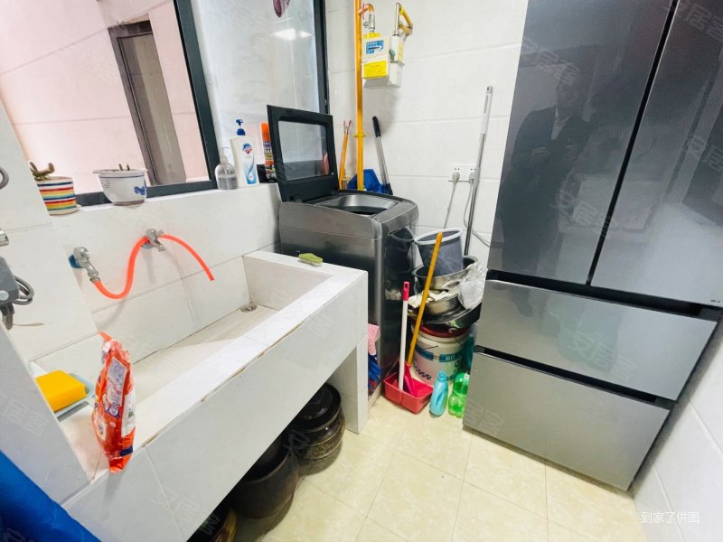 临近步行街轻轨站 商圈 看江精装两房,佳禾鑫ihome二手房,68万,2室2厅