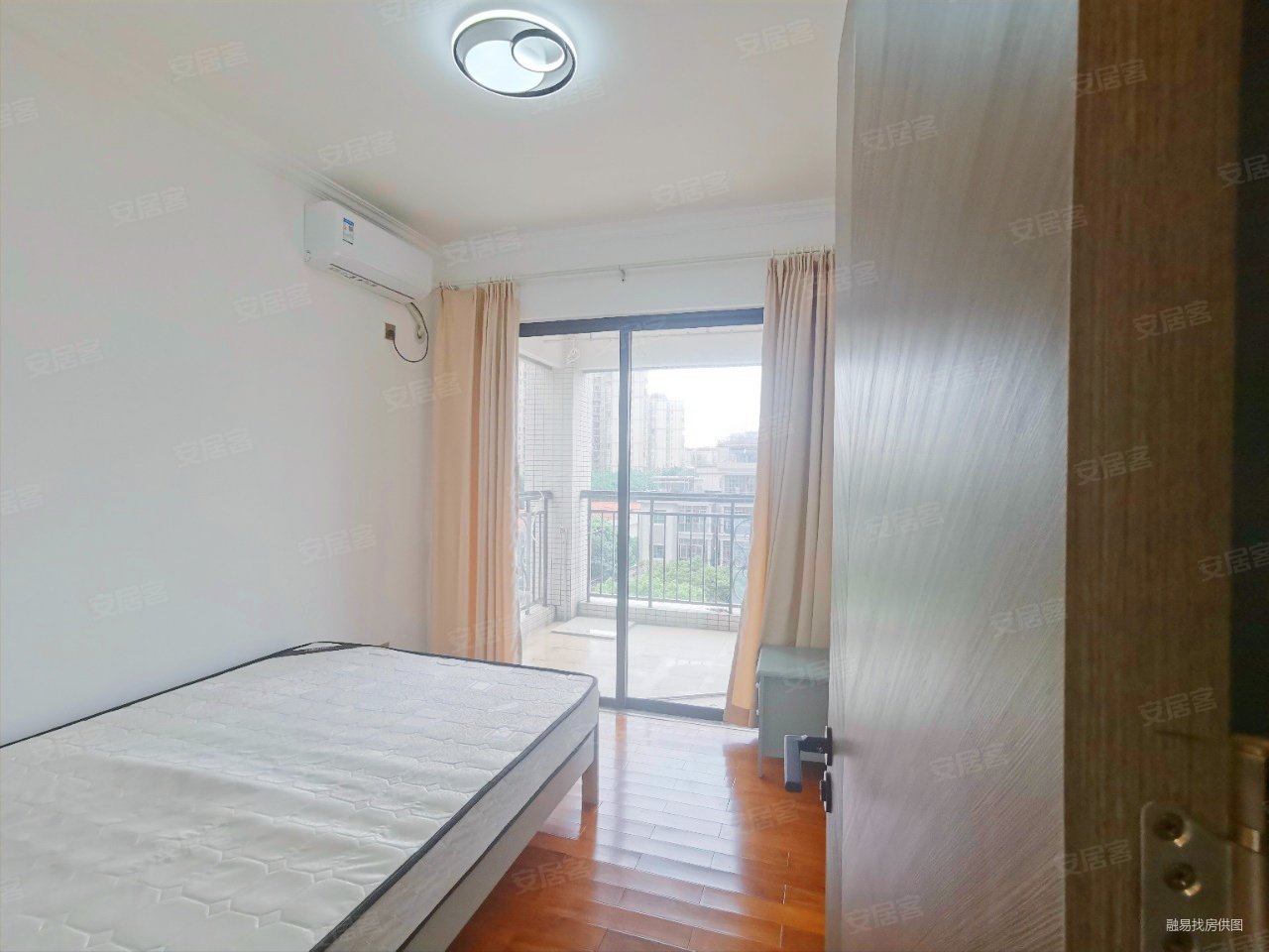 中信凯旋公馆 有电梯 精装好房 产权清晰 临地铁 南北通透