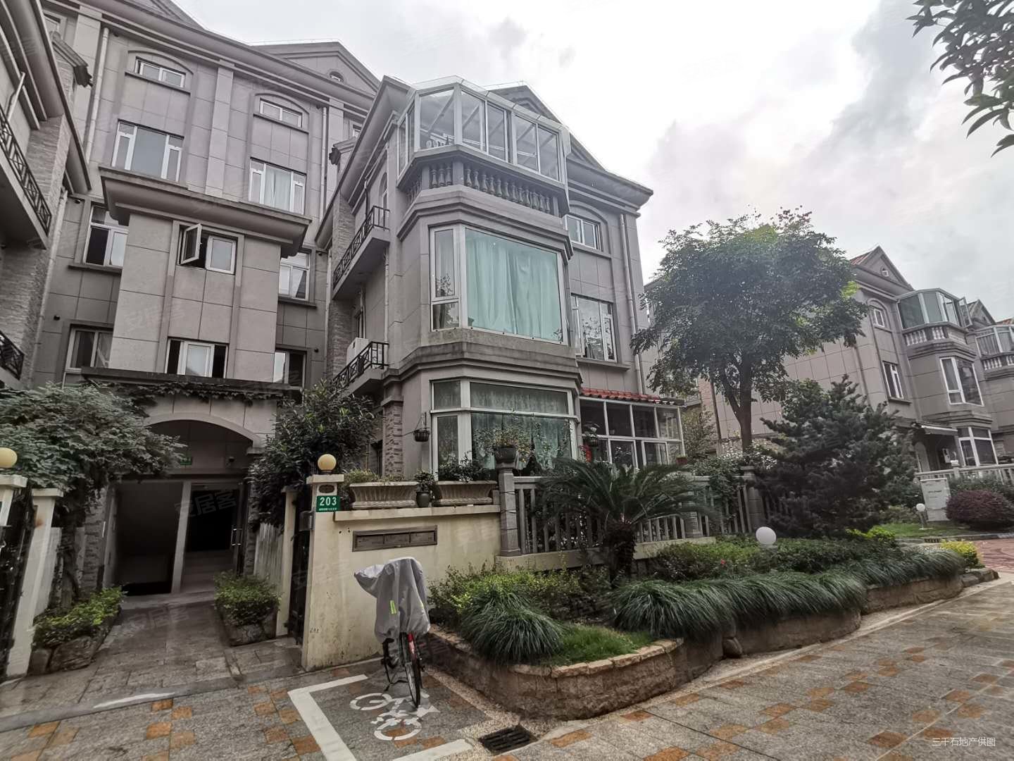 绿中海明苑(别墅)5室2厅3卫156㎡南1050万