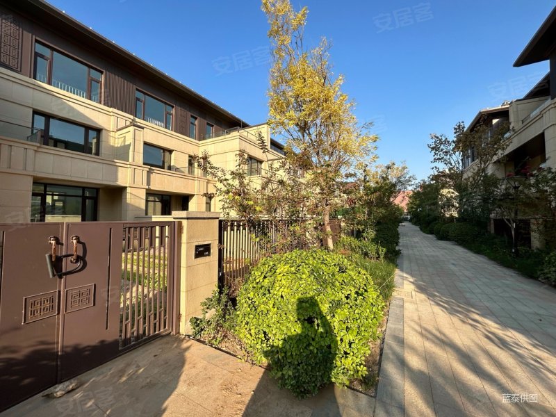 中建锦绣首府锦绣宸园(别墅)3室2厅3卫305㎡南北570万