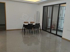 顺德龙江盈信城市广场龙悦江山,2梯4户房子简约,3室两厅两卫交通方便楼下就是学校出租房源真实图片
