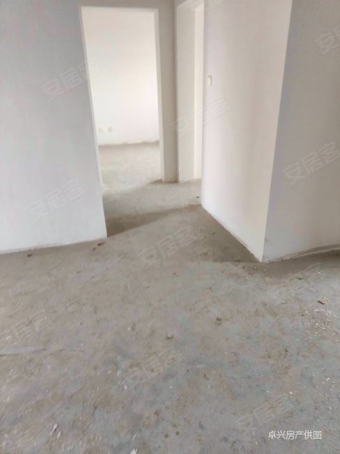 望湖家园118平115万毛坯三房两卫楼层满两年可以上