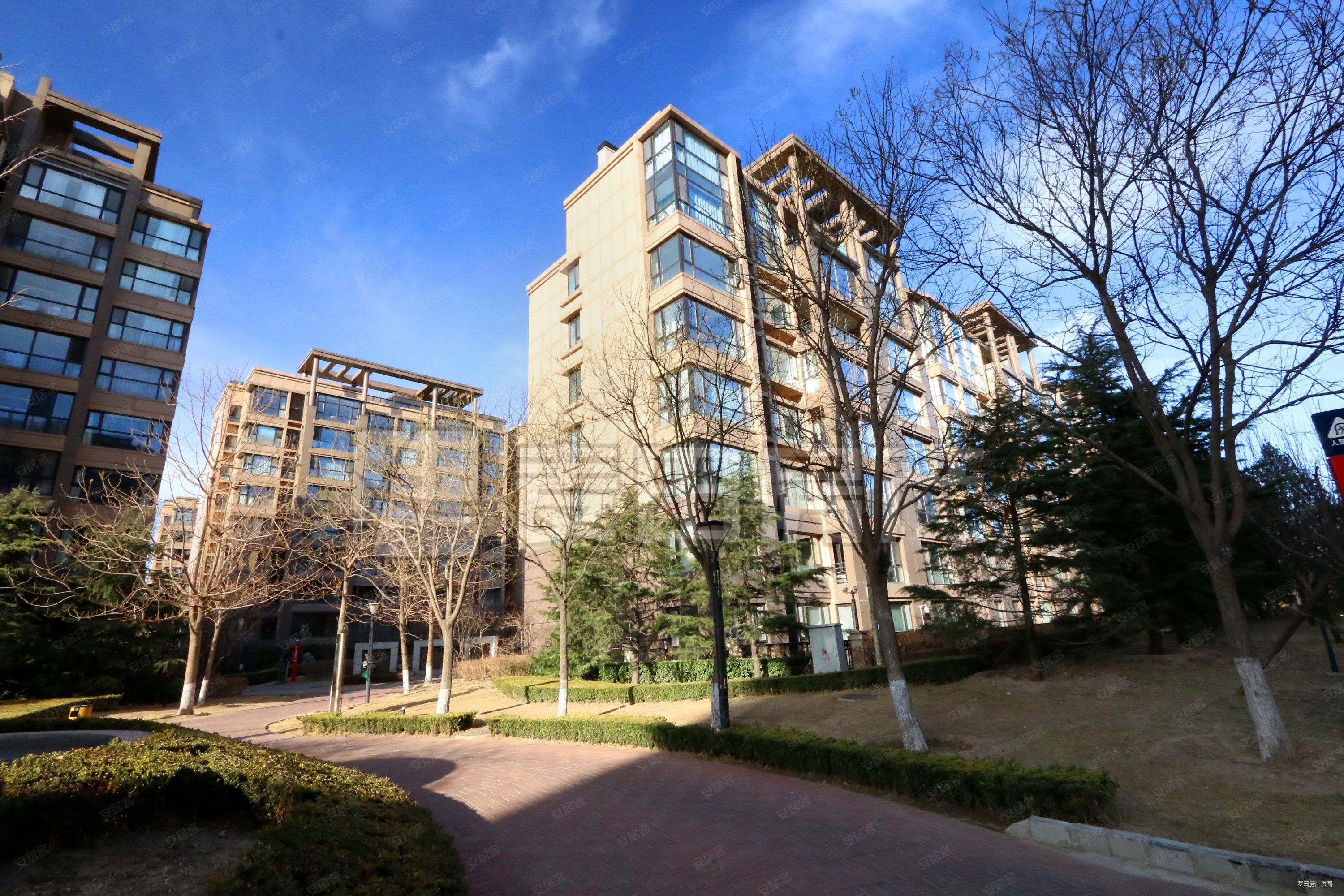 双花园南北通透4室2厅御翠尚府精装修