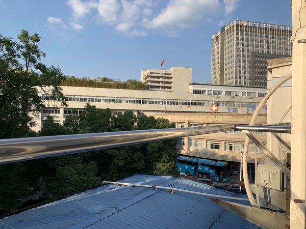 无锡江阴澄江三元坊无中介费,900元超大一居室,澄江福地有房出租,可