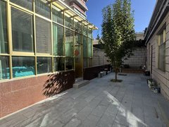 山南乃东安康时代广场水司大厦公寓楼 4室2厅2卫 171平 精装修出租房源真实图片